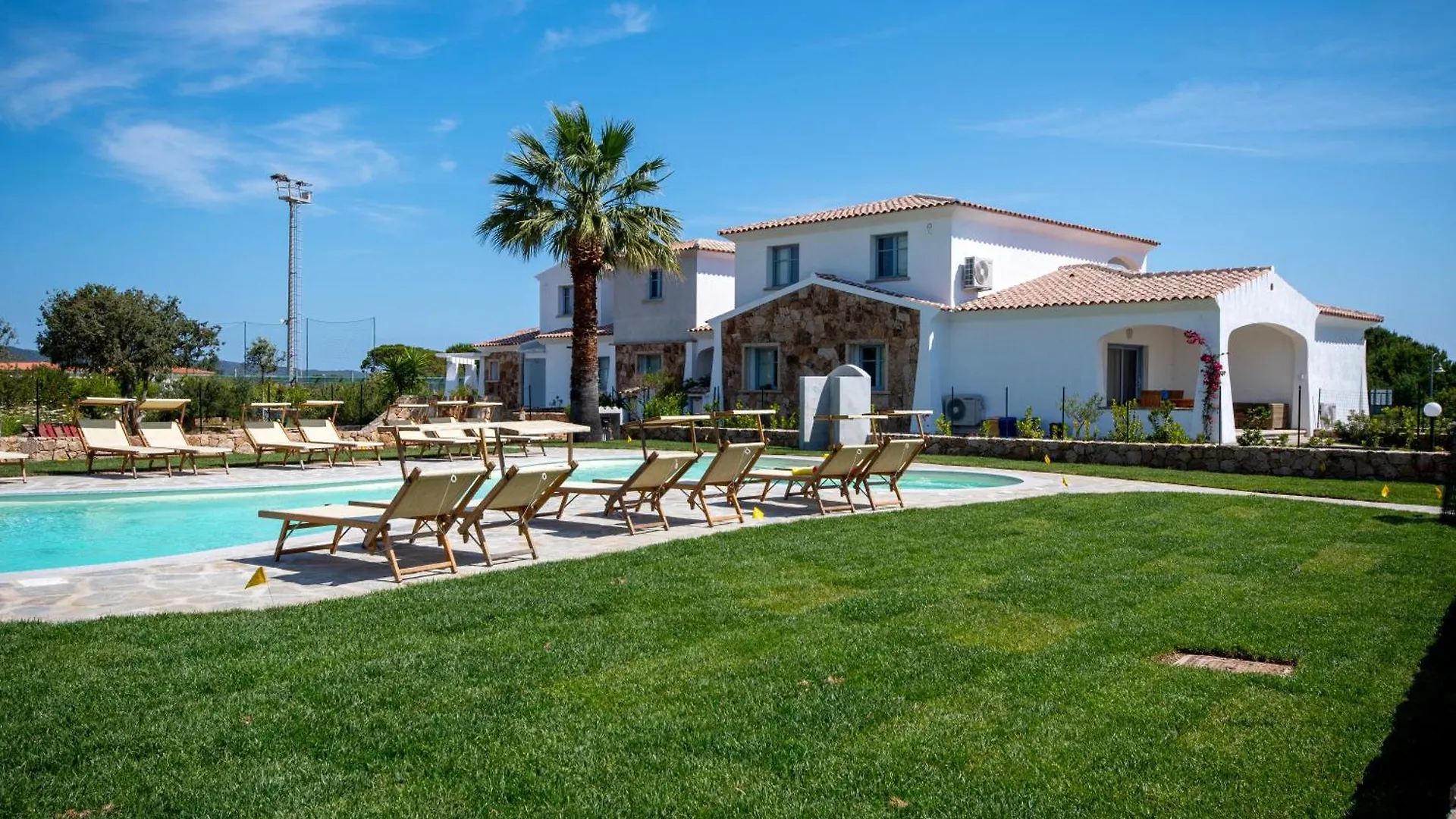 Aparthotel Enaja - Luxury Retreat Budoni